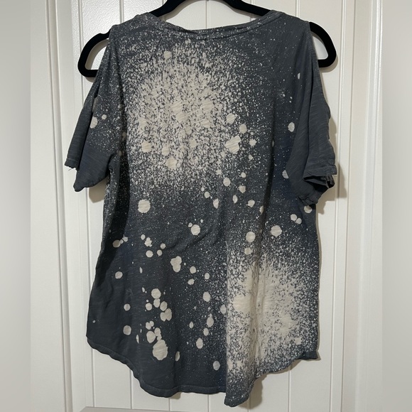 Gray and White Tye Dye Hollowed Out Light Weight Tee Shirt Medium - Picture 2 of 3